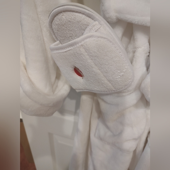 Premium by Terry Collection Robe and Slipper Set - Picture 6 of 8